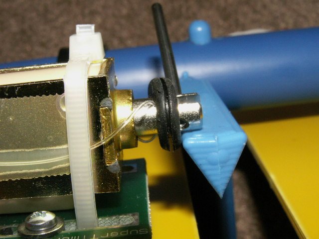 pinewood_derby_track_latcha.jpg